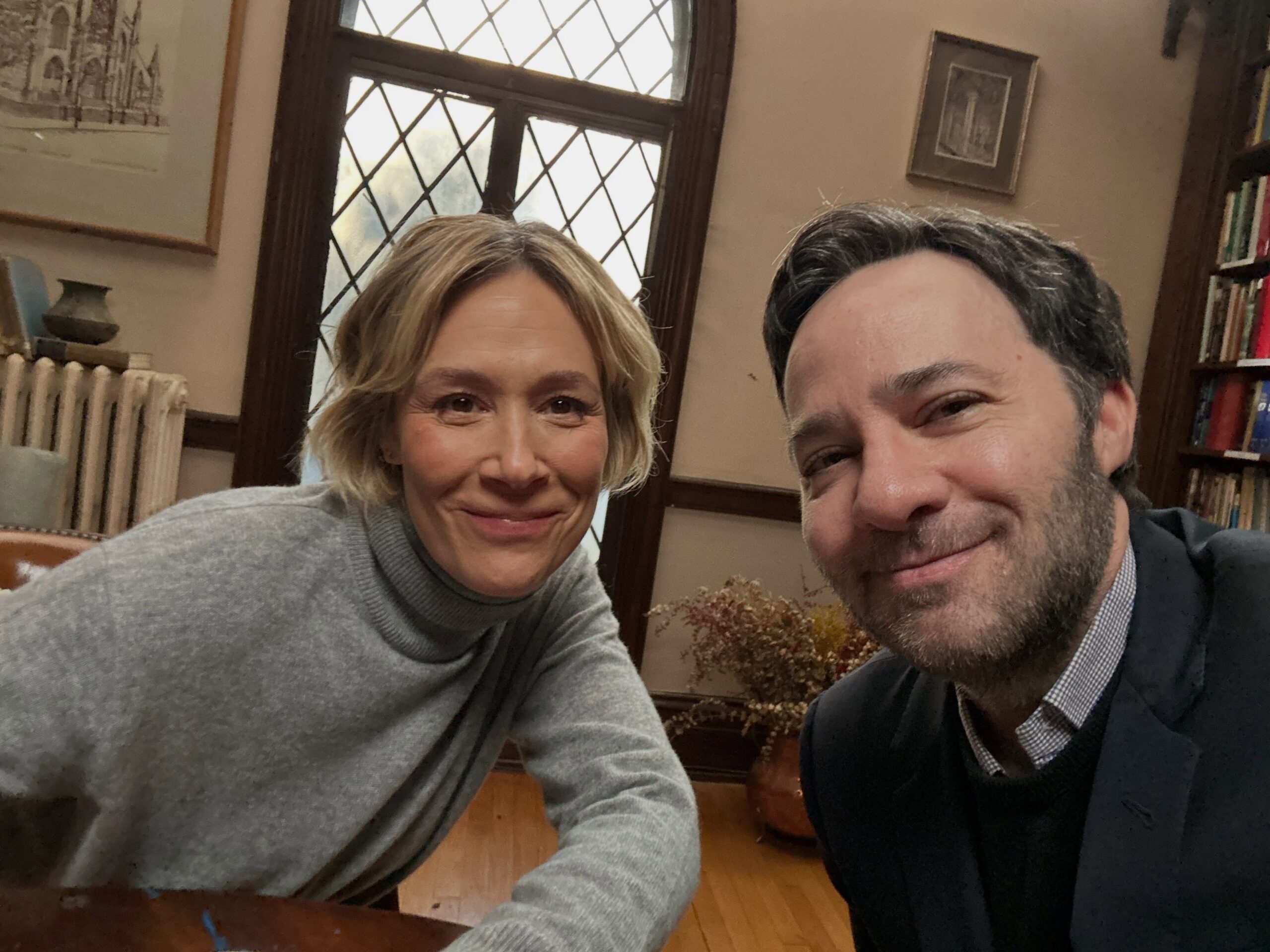Liza Weil e Danny Strong, intérpretes de Paris e Doyle em Gilmore Girls
